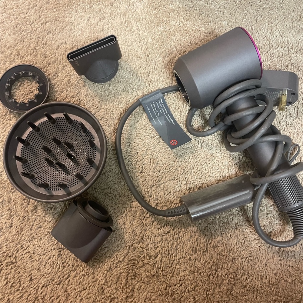 Dyson Supersonic Hair Dryer with Attachments GUC